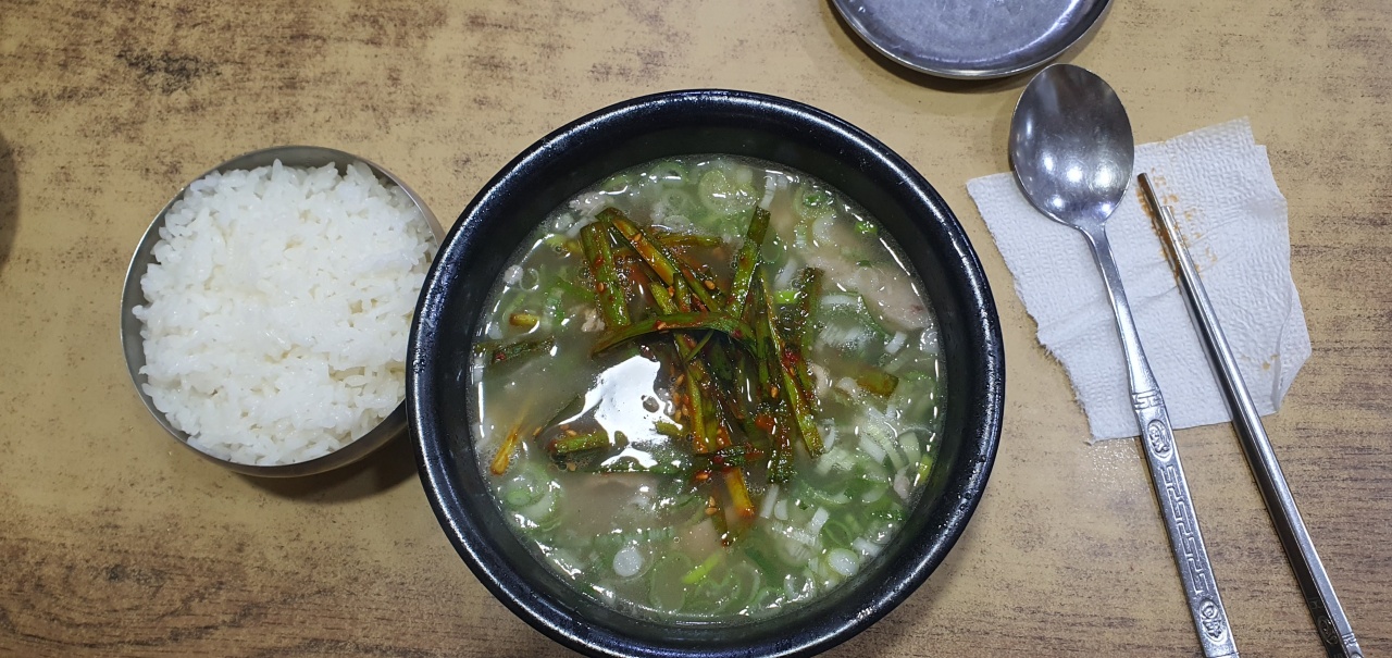 본전돼지국밥 매장 방문 후 남겨주신 고객 리뷰 사진입니다.