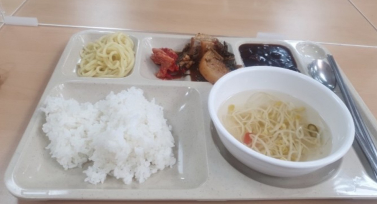 판교도서관구내식당 매장 방문 후 남겨주신 고객 리뷰 사진입니다.