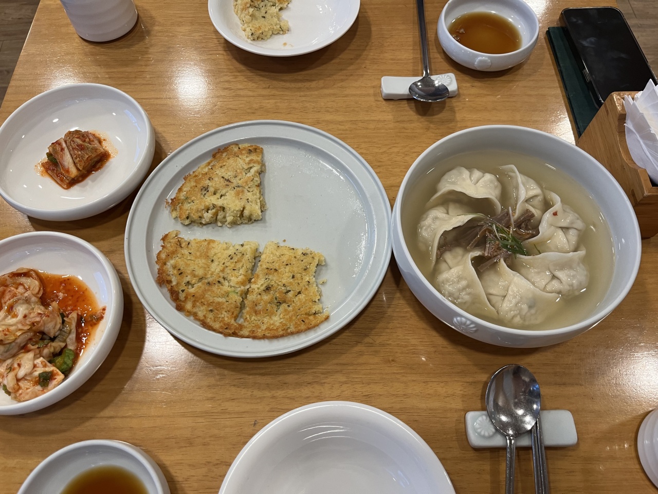 자하손만두 매장 방문 후 남겨주신 고객 리뷰 사진입니다.