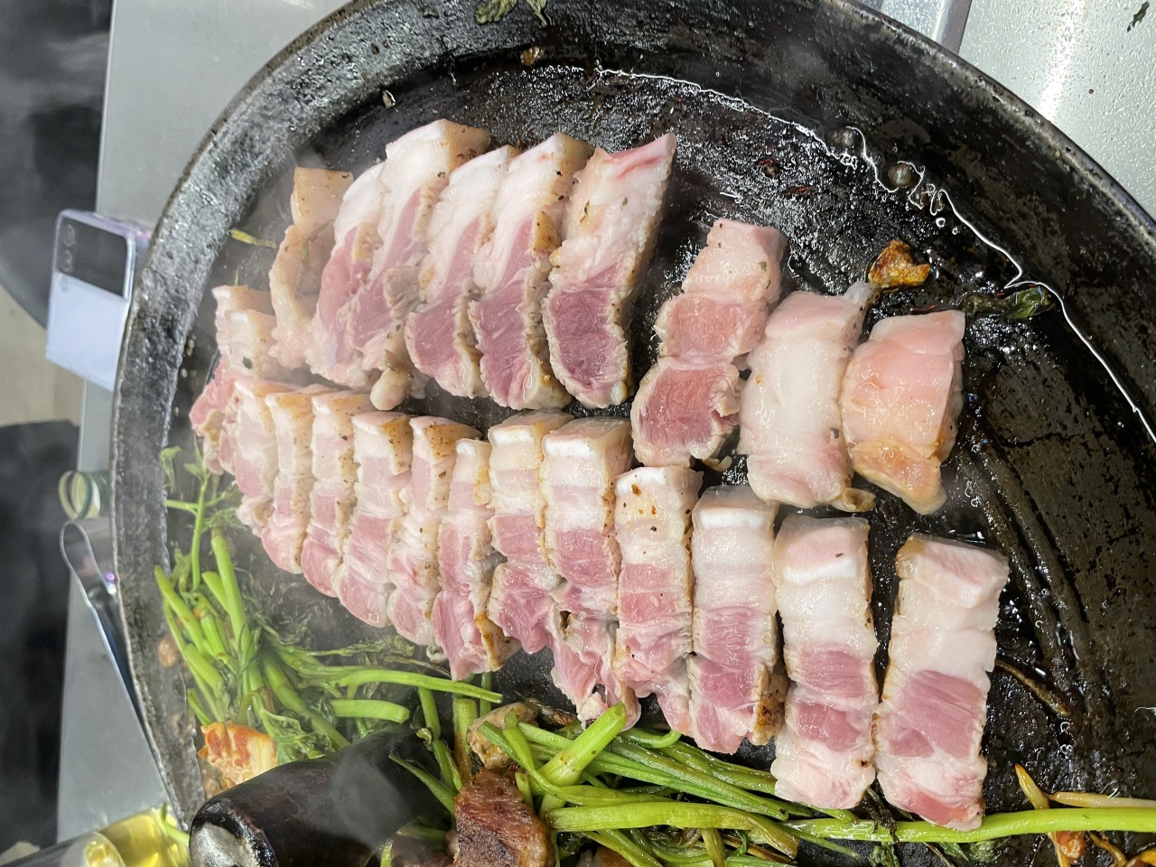 목구멍 사상점 매장 방문 후 남겨주신 고객 리뷰 사진입니다.