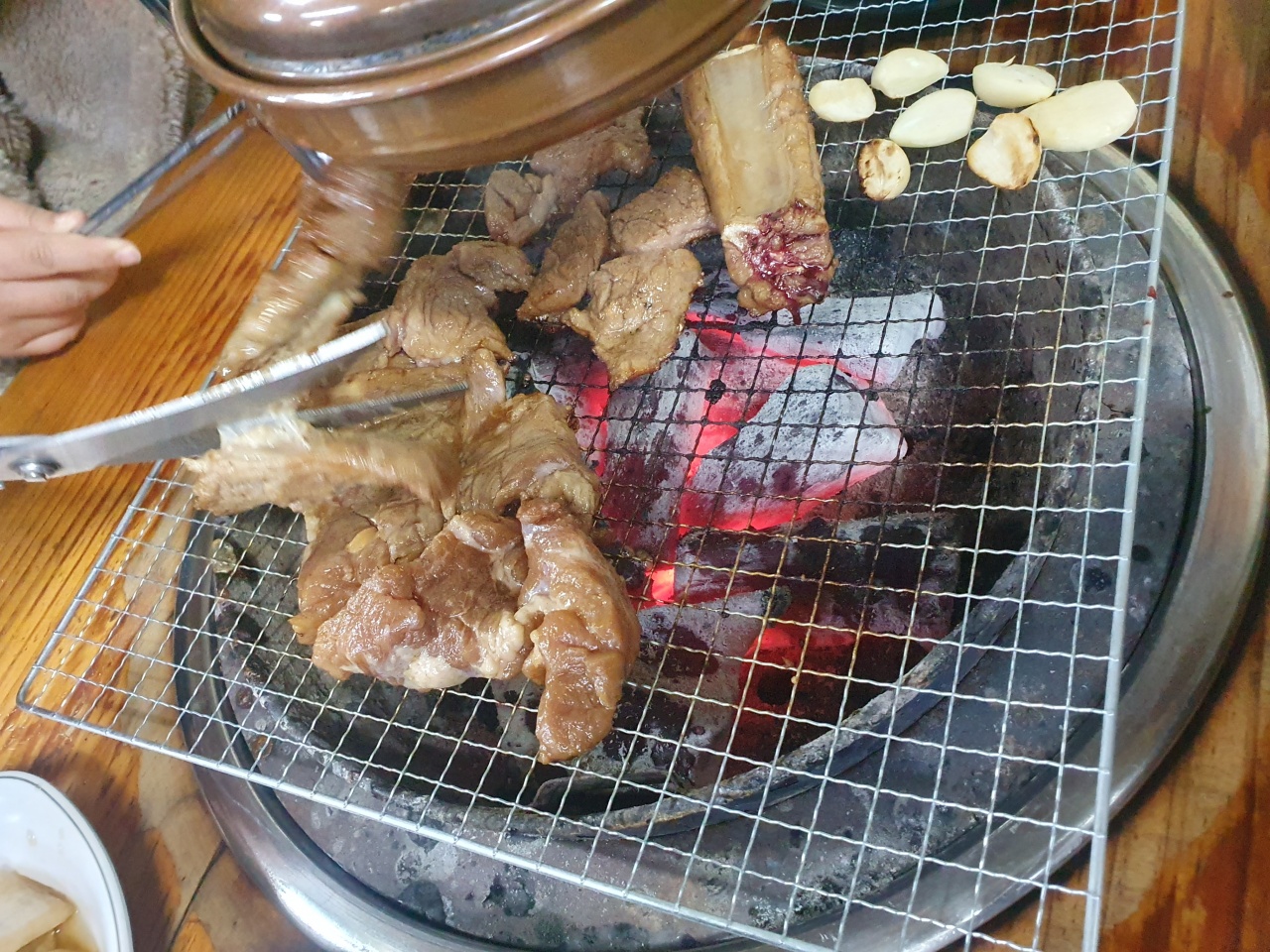 메밀막국수와왕갈비 매장 방문 후 남겨주신 고객 리뷰 사진입니다.