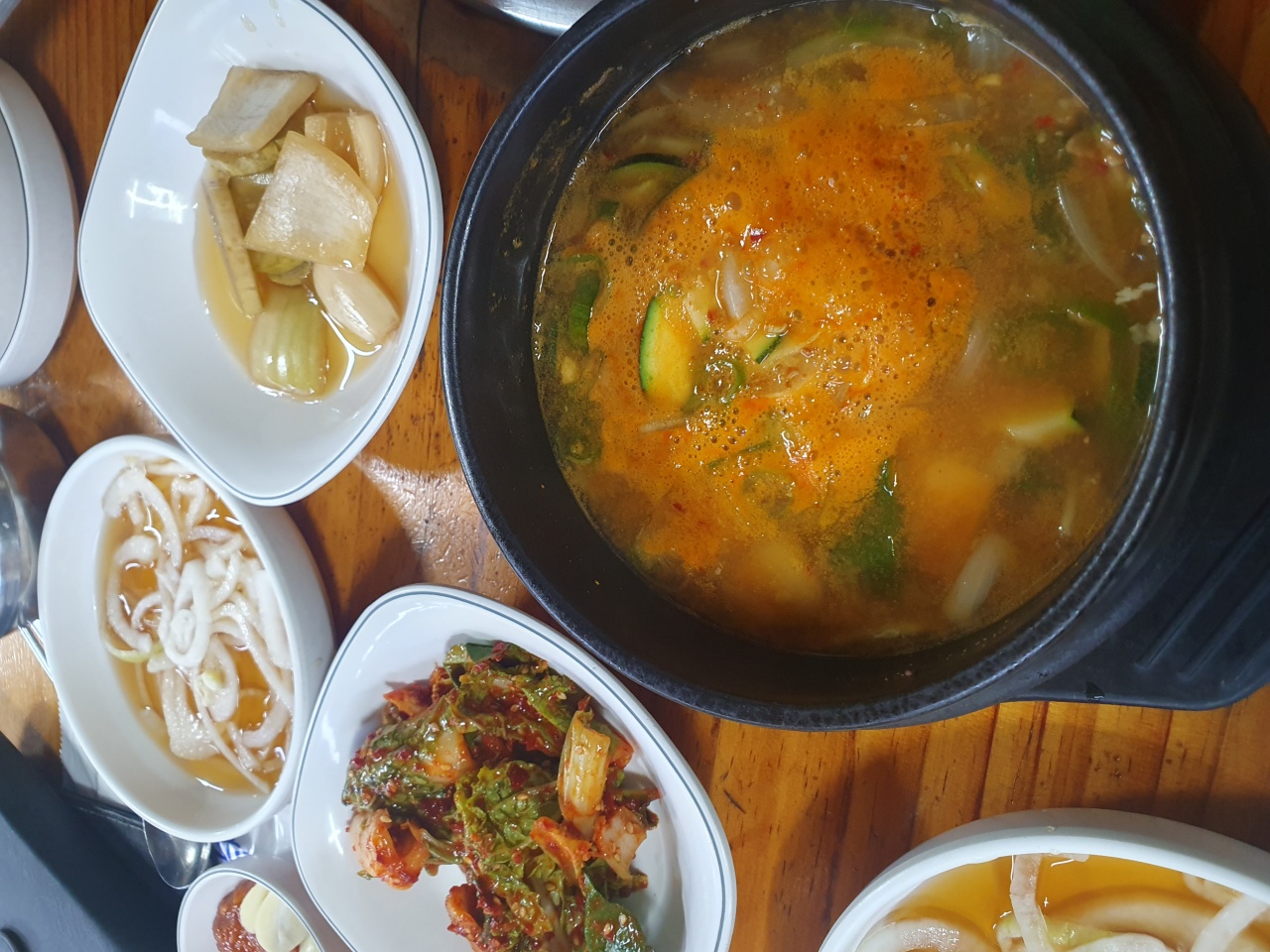 메밀막국수와왕갈비 매장 방문 후 남겨주신 고객 리뷰 사진입니다.