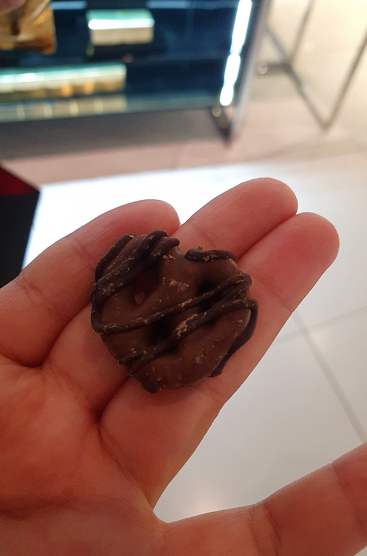 GODIVA (고디바) 매장 방문 후 남겨주신 고객 리뷰 사진입니다.
