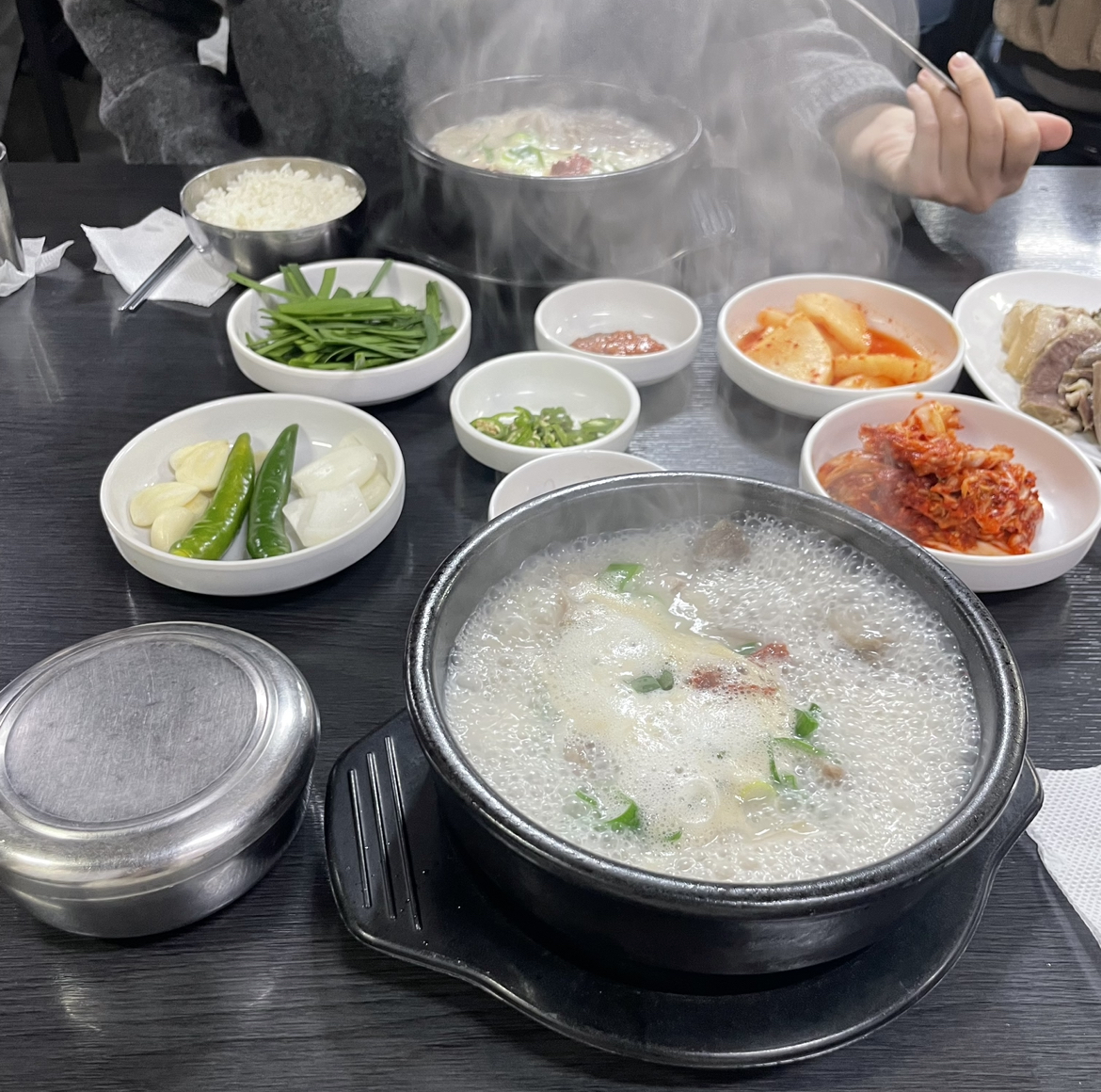 오복순대국 매장 방문 후 남겨주신 고객 리뷰 사진입니다.