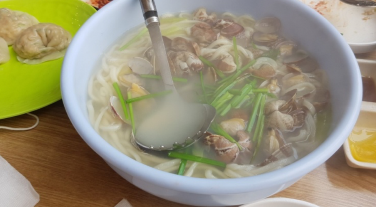 손가네바지락칼국수 매장 방문 후 남겨주신 고객 리뷰 사진입니다.