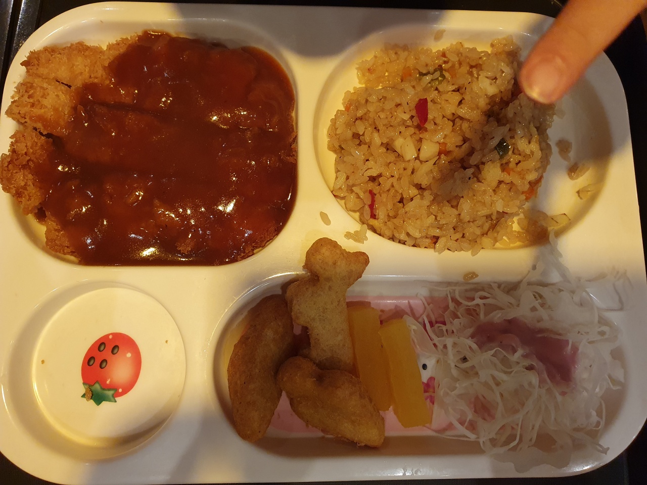 돈까스클럽 매장 방문 후 남겨주신 고객 리뷰 사진입니다.