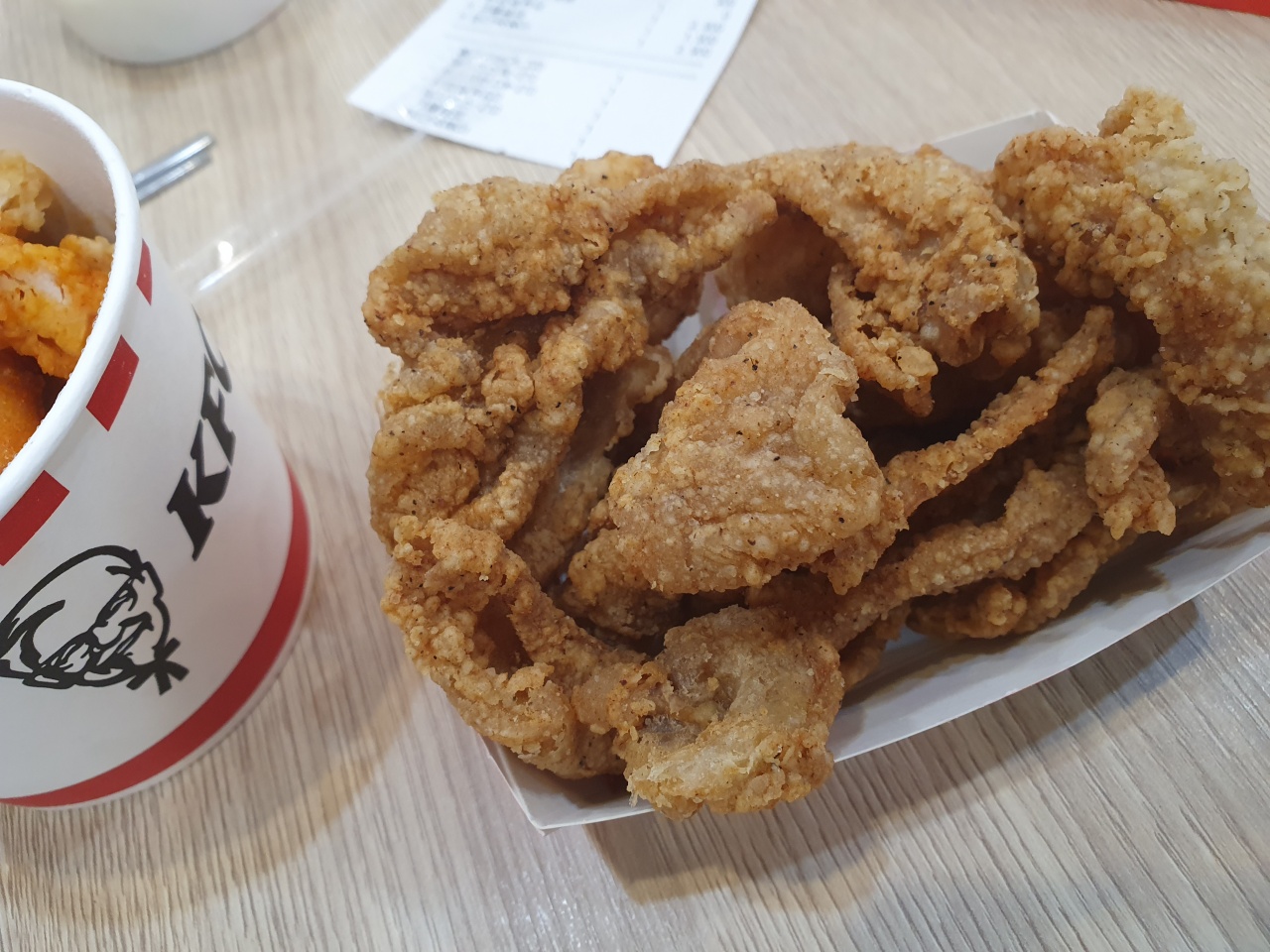 KFC 발산역 매장 방문 후 남겨주신 고객 리뷰 사진입니다.