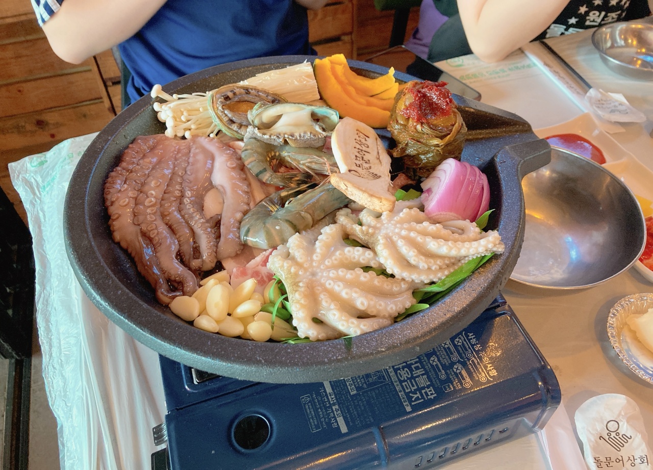 돌문어상회 매장 방문 후 남겨주신 고객 리뷰 사진입니다.