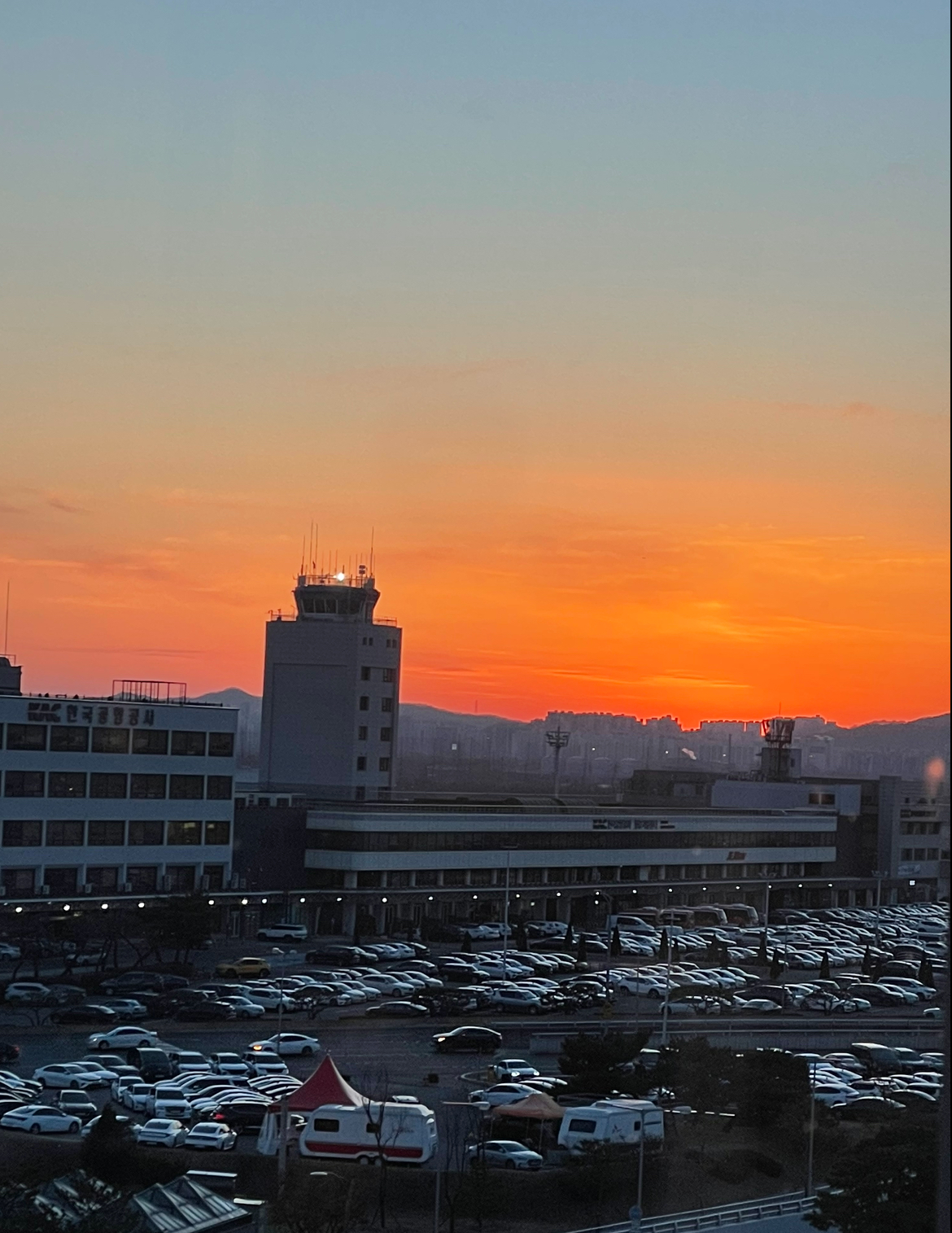 애슐리퀸즈 롯데백화점 김포공항점 매장 방문 후 남겨주신 고객 리뷰 사진입니다.