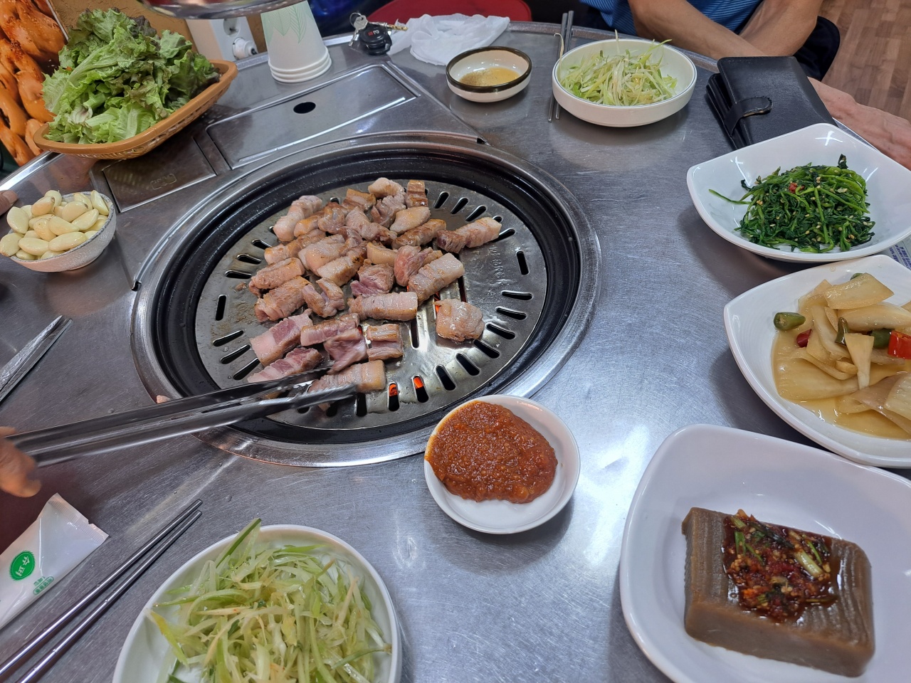 돌쌈장작구이 매장 방문 후 남겨주신 고객 리뷰 사진입니다.