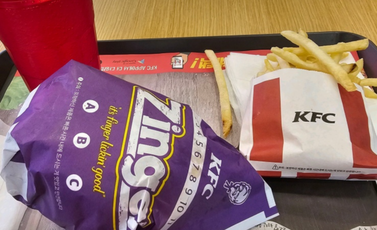 KFC 정자역 매장 방문 후 남겨주신 고객 리뷰 사진입니다.