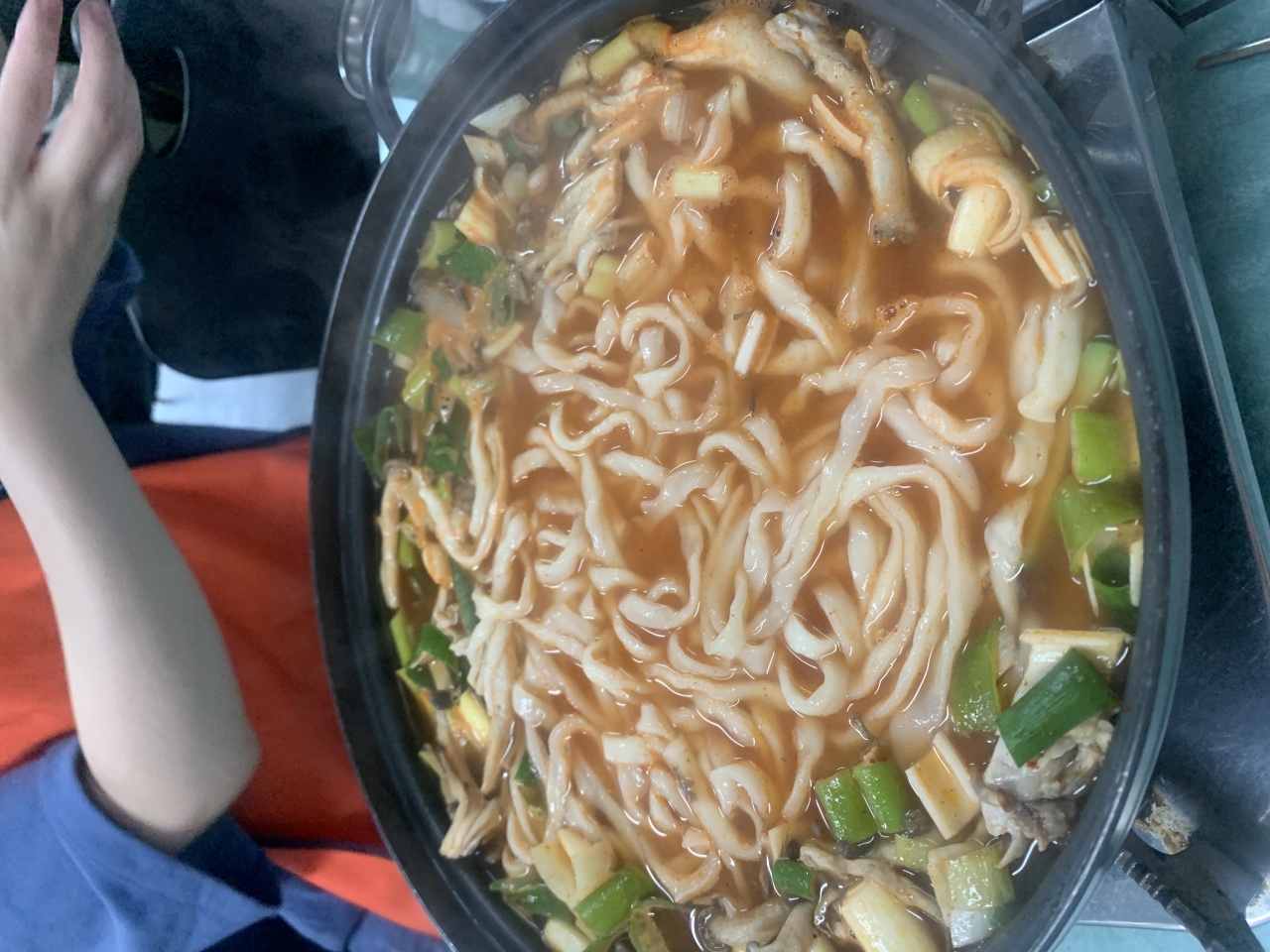 팔도식당 매장 방문 후 남겨주신 고객 리뷰 사진입니다.