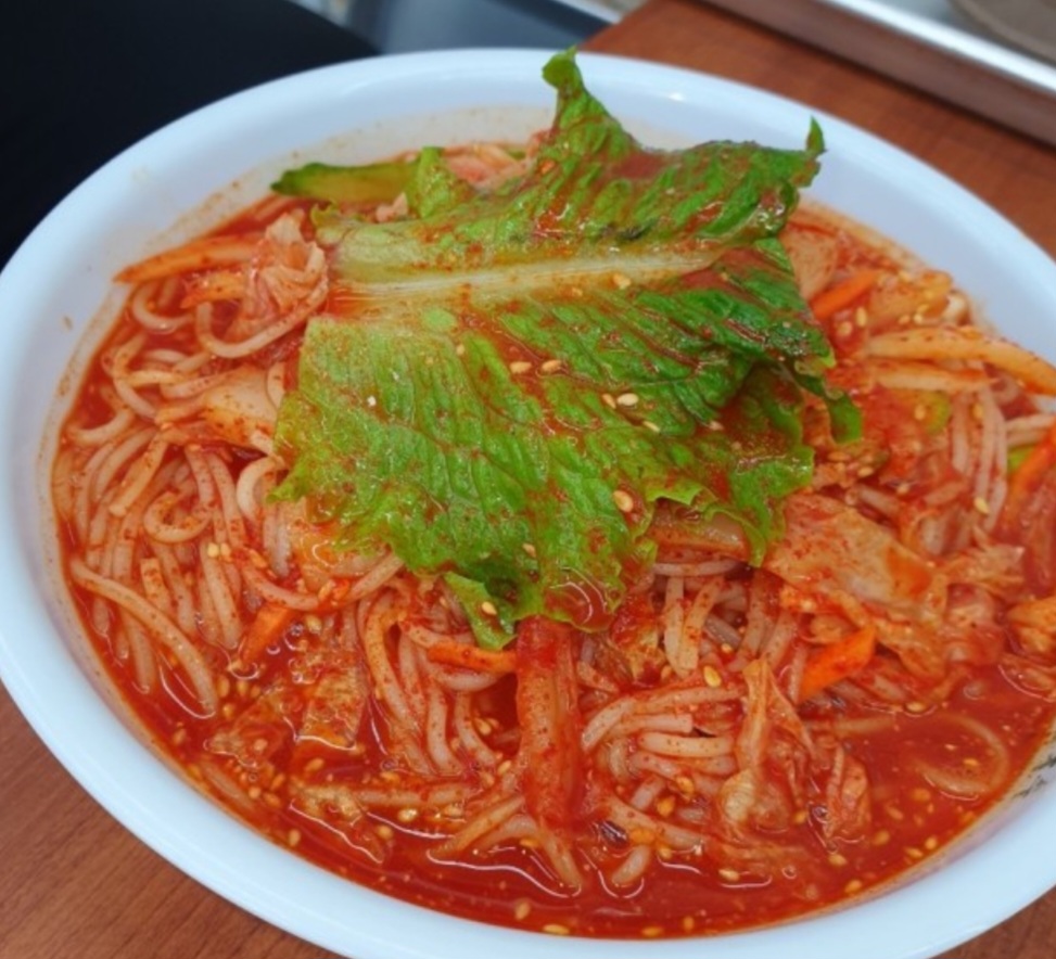 망향비빔국수 매장 방문 후 남겨주신 고객 리뷰 사진입니다.