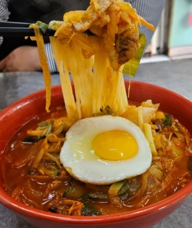 수봉반점 매장 방문 후 남겨주신 고객 리뷰 사진입니다.