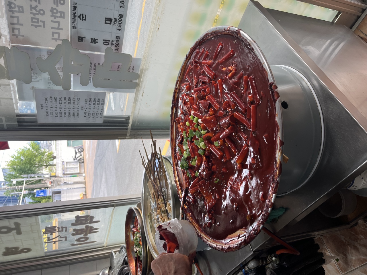 빨간떡볶이 매장 방문 후 남겨주신 고객 리뷰 사진입니다.