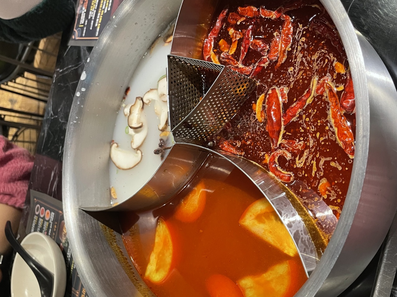 훠궈야 매장 방문 후 남겨주신 고객 리뷰 사진입니다.