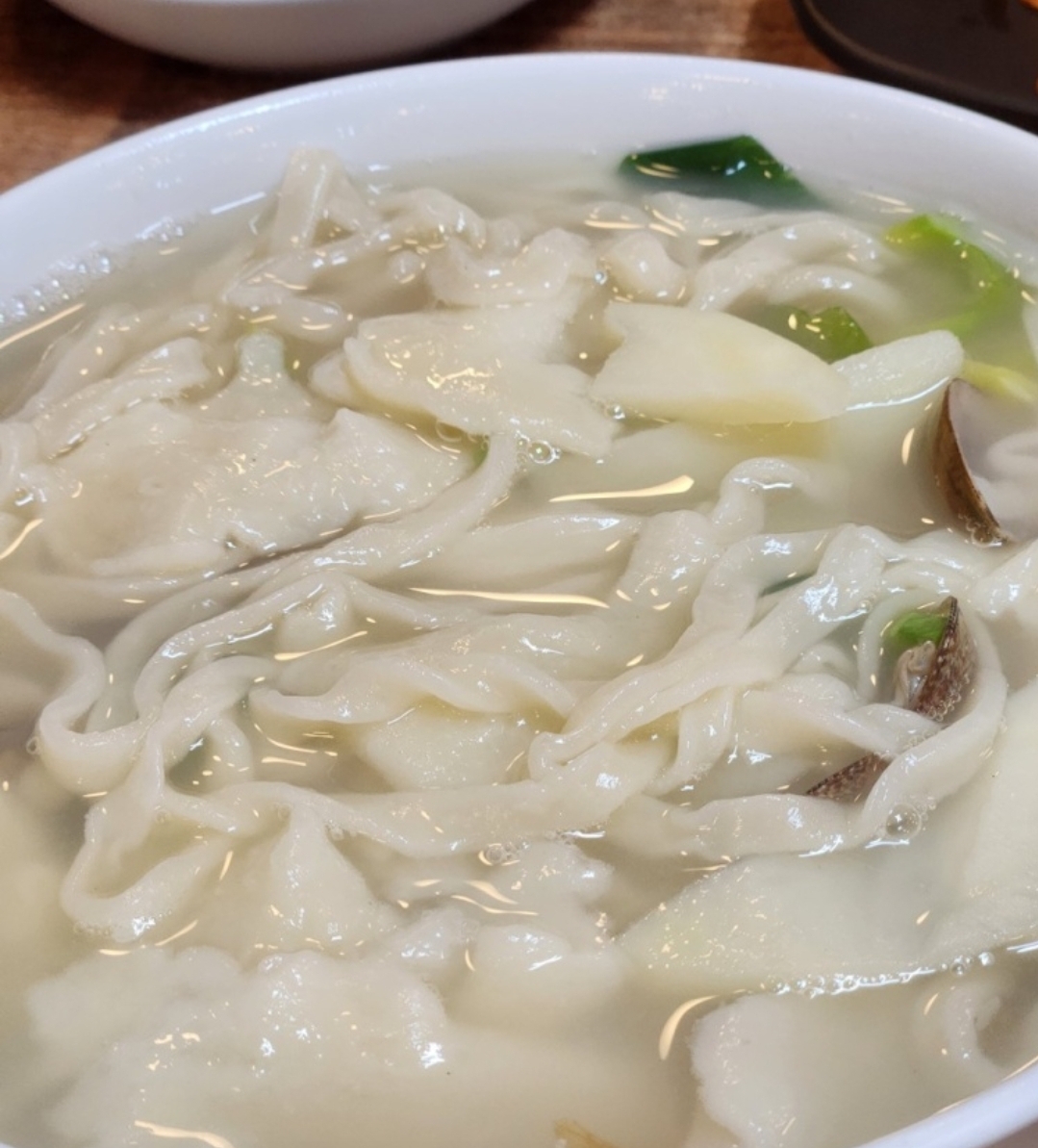 고향집손칼국수 매장 방문 후 남겨주신 고객 리뷰 사진입니다.