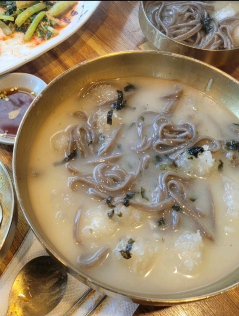 기분좋은면 매장 방문 후 남겨주신 고객 리뷰 사진입니다.