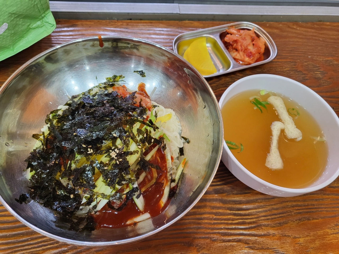 생국수본가 매장 방문 후 남겨주신 고객 리뷰 사진입니다.