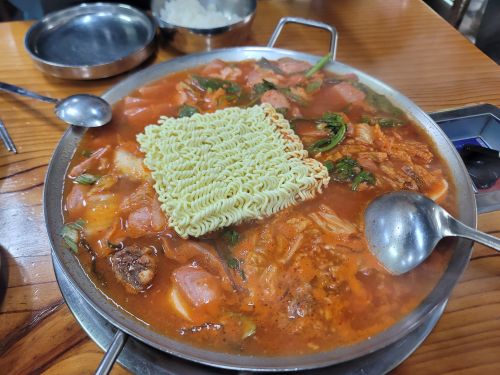 유정부대찌개 매장 방문 후 남겨주신 고객 리뷰 사진입니다.