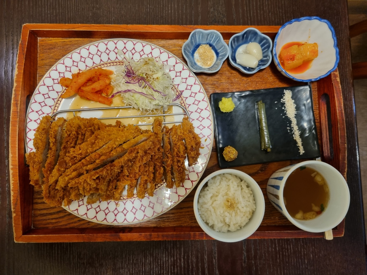 동백카츠 동명점 매장 방문 후 남겨주신 고객 리뷰 사진입니다.