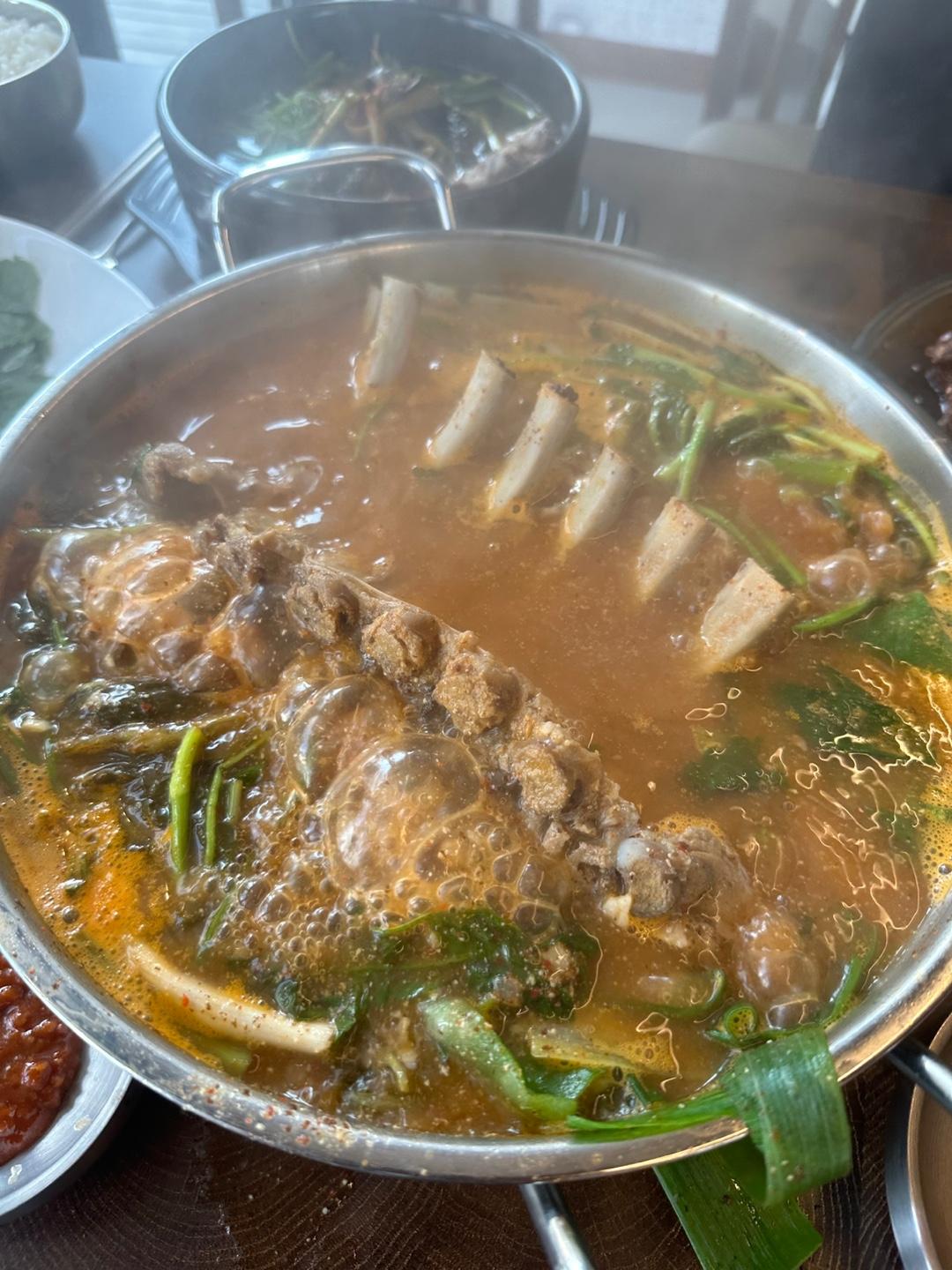 제주감자탕 탕자감 매장 방문 후 남겨주신 고객 리뷰 사진입니다.