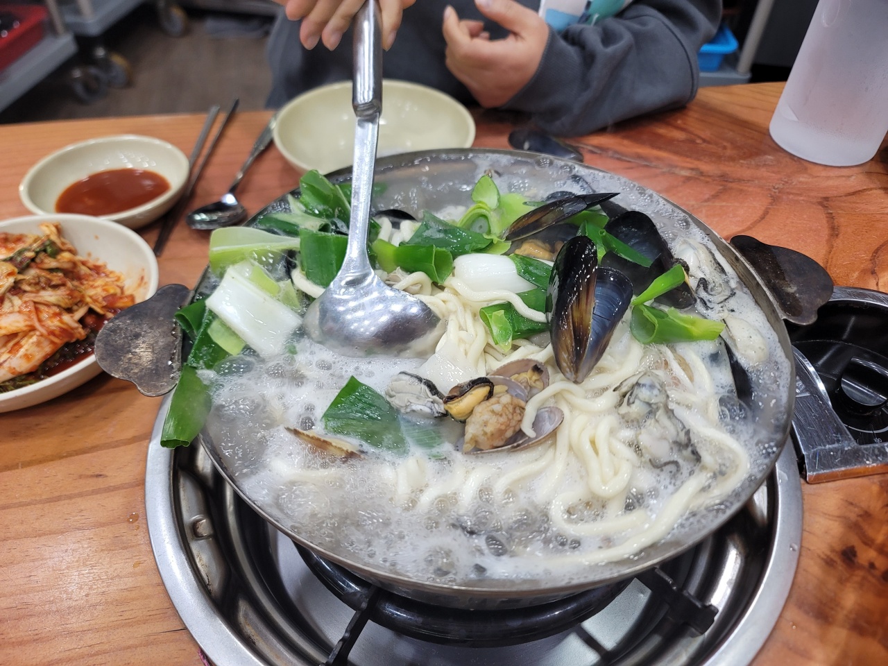 강경해물칼국수 매장 방문 후 남겨주신 고객 리뷰 사진입니다.