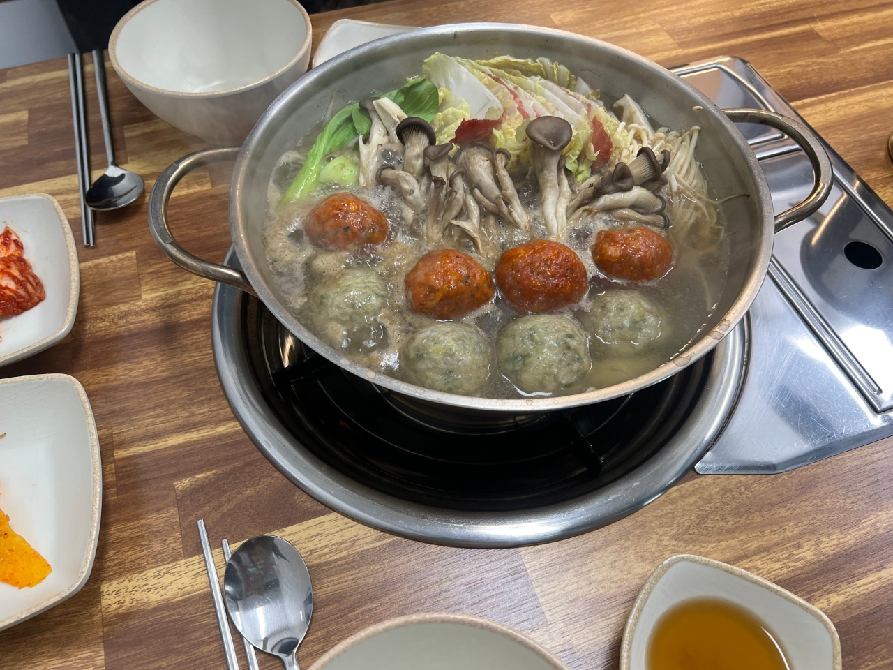 굴림샤브&콩국수 어린이대공원점 매장 방문 후 남겨주신 고객 리뷰 사진입니다.