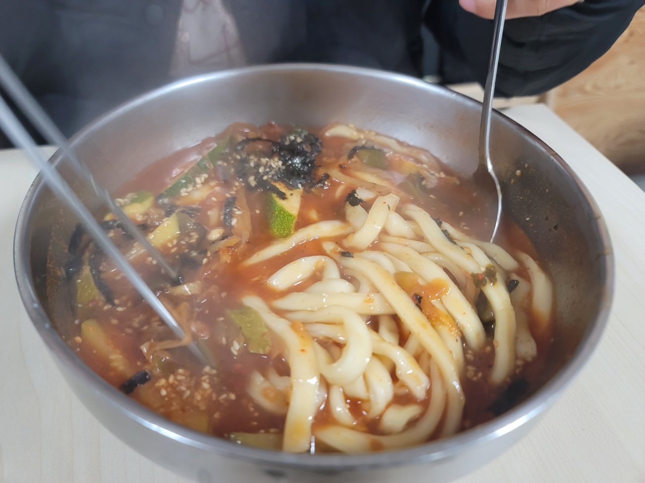 현대장칼국수 매장 방문 후 남겨주신 고객 리뷰 사진입니다.