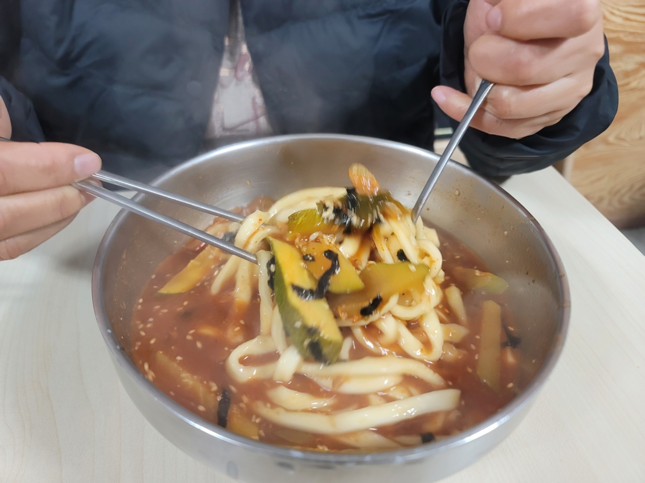 현대장칼국수 매장 방문 후 남겨주신 고객 리뷰 사진입니다.