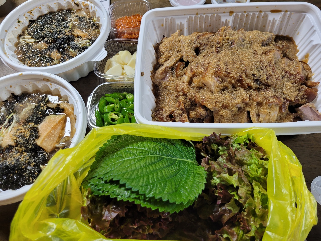 신촌족발보쌈 매장 방문 후 남겨주신 고객 리뷰 사진입니다.