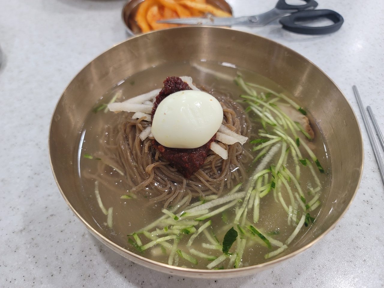 홍원막국수 매장 방문 후 남겨주신 고객 리뷰 사진입니다.