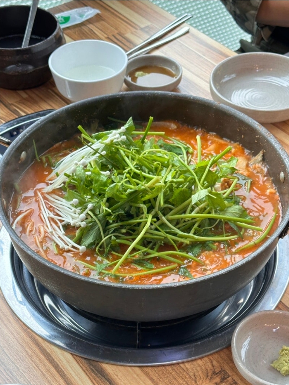 호수민물매운탕 포천 고모리점 매장 방문 후 남겨주신 고객 리뷰 사진입니다.