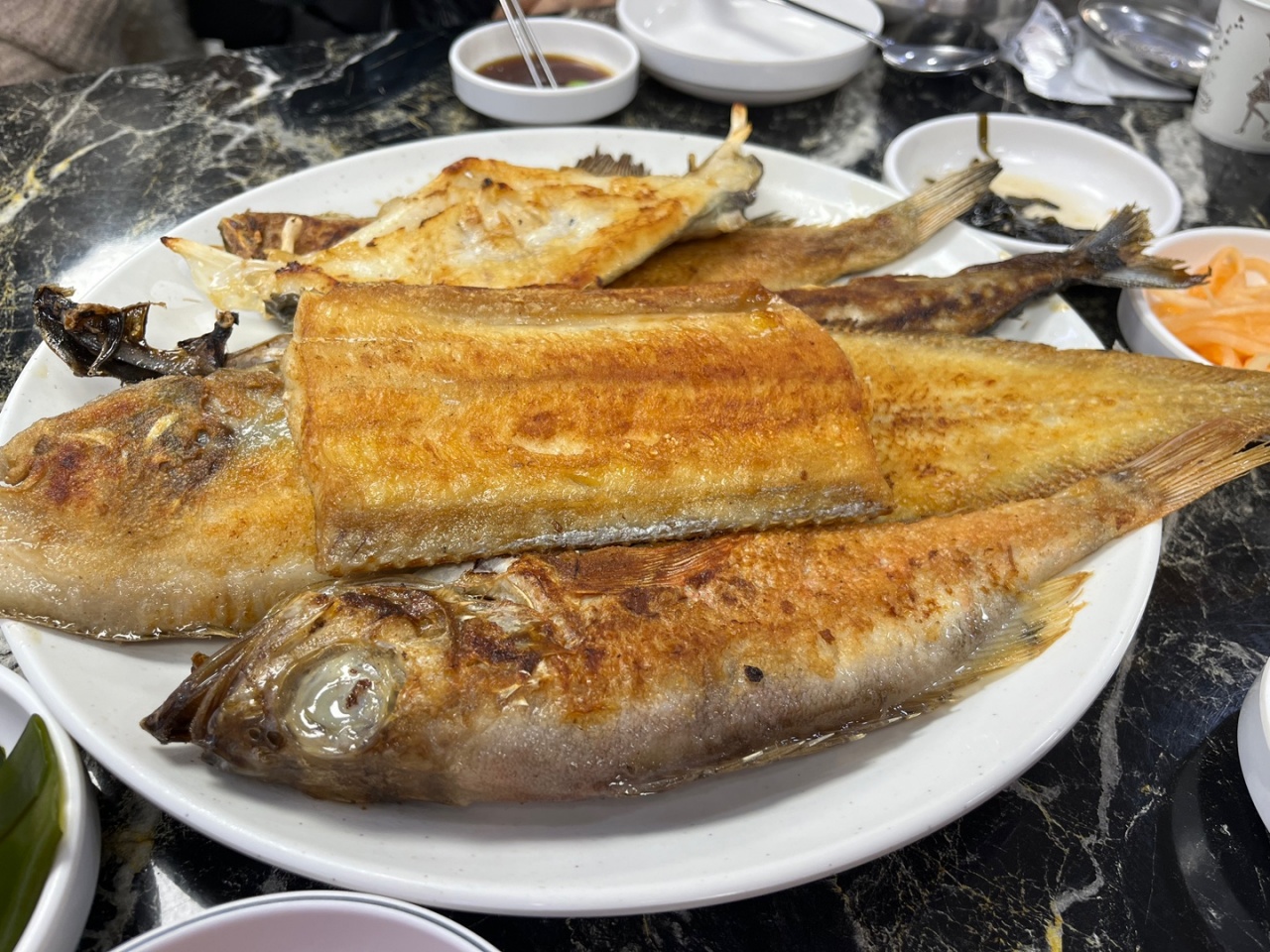 한월식당 매장 방문 후 남겨주신 고객 리뷰 사진입니다.