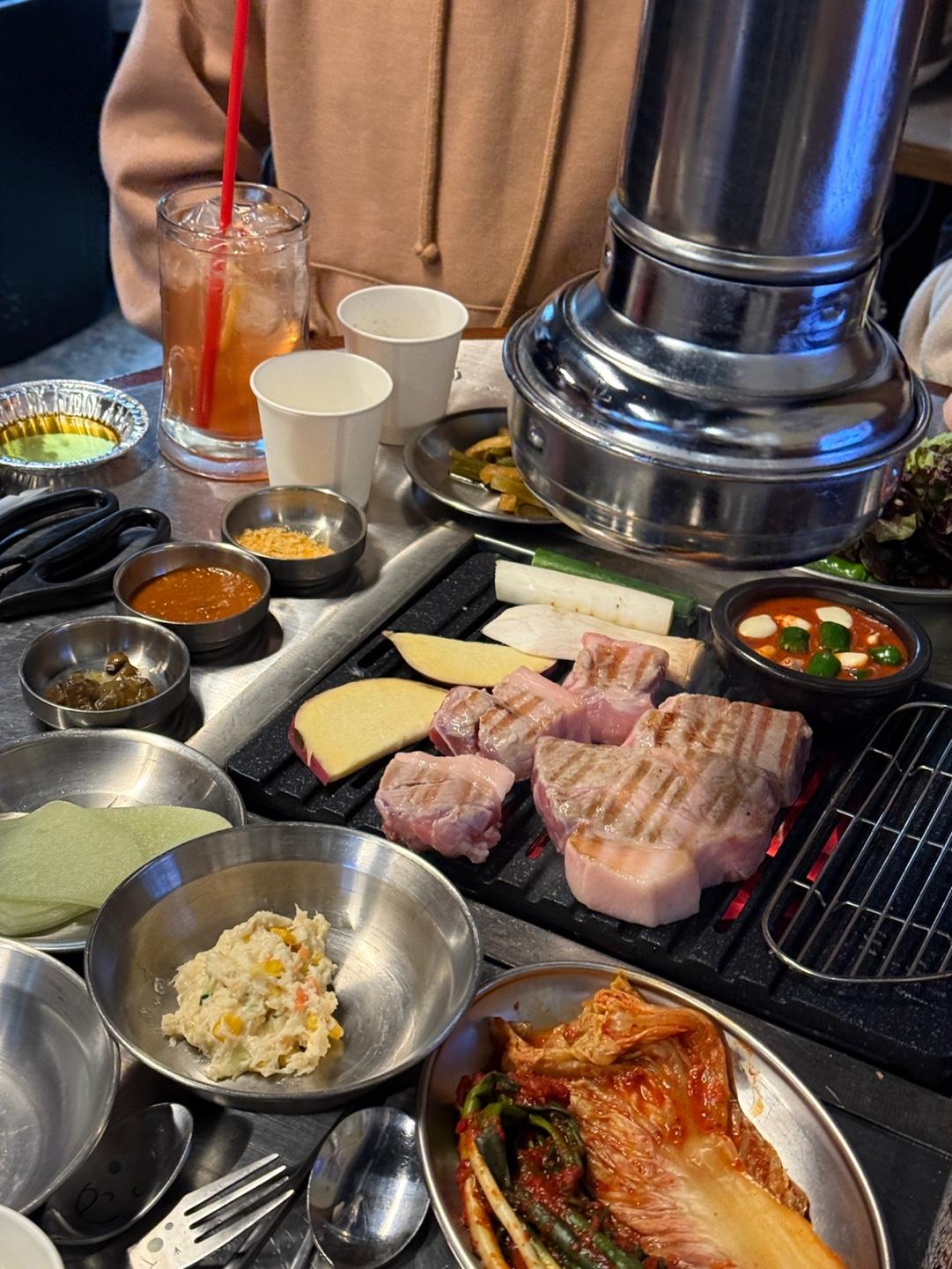 뭉텅 신대방삼거리역점 매장 방문 후 남겨주신 고객 리뷰 사진입니다.