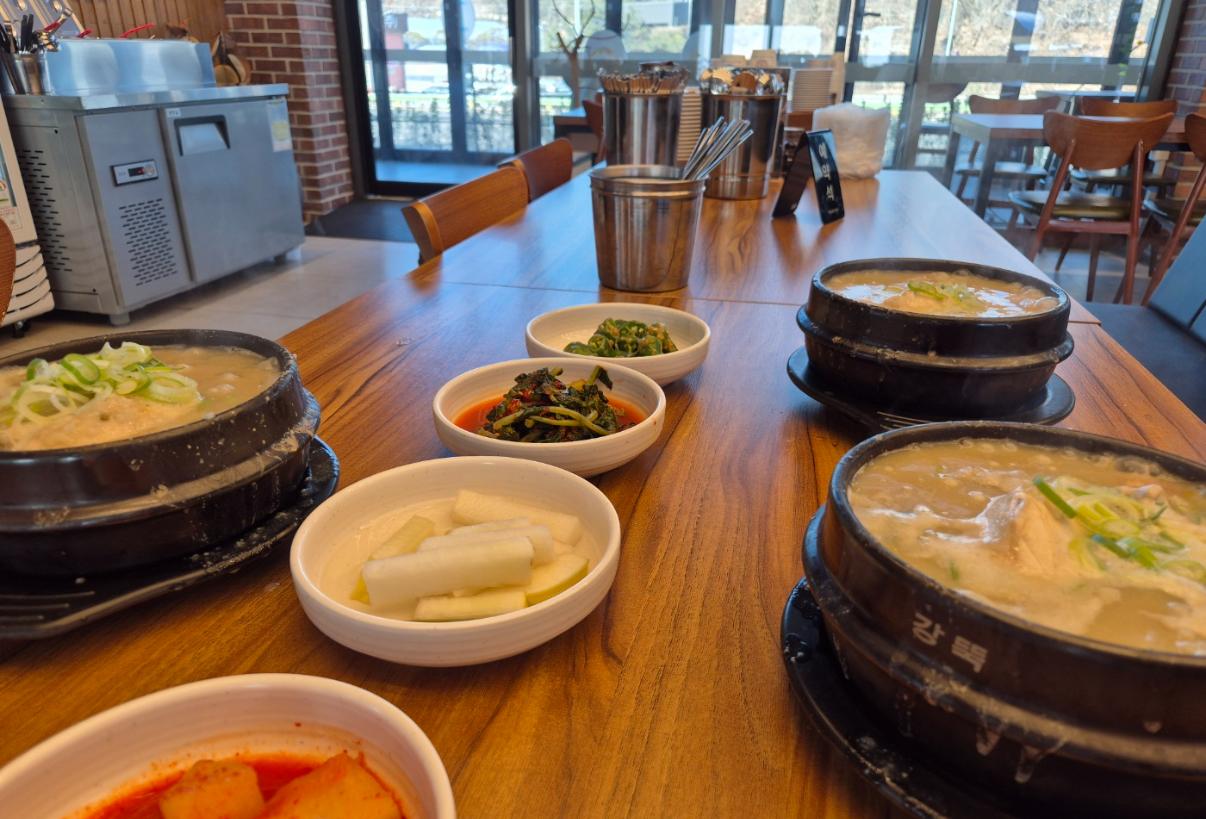 이우철한방누룽지삼계탕 고양원당점 매장 방문 후 남겨주신 고객 리뷰 사진입니다.