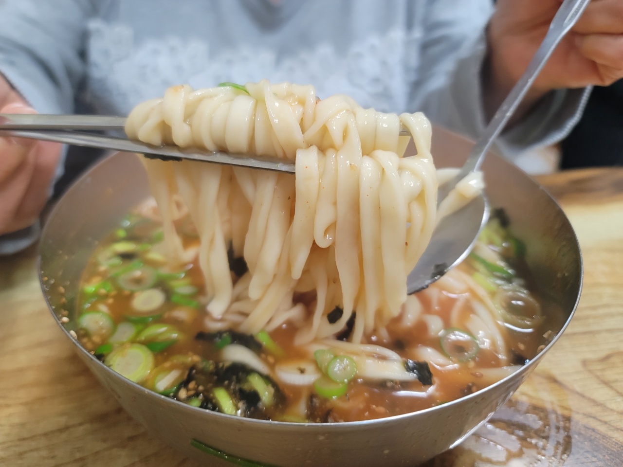 성남칼국수 매장 방문 후 남겨주신 고객 리뷰 사진입니다.