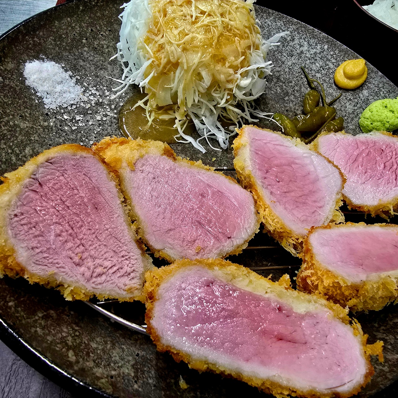 카츠디나인 신대방삼거리 본점 매장 방문 후 남겨주신 고객 리뷰 사진입니다.