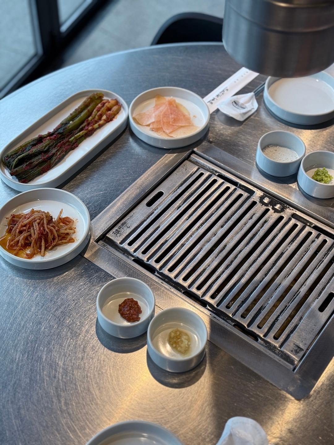 명호돗갈비 공항점 매장 방문 후 남겨주신 고객 리뷰 사진입니다.