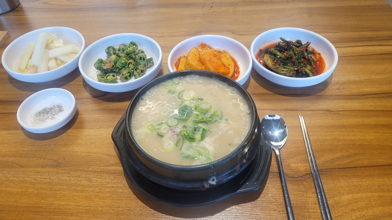 이우철한방누룽지삼계탕 고양원당점 매장 방문 후 남겨주신 고객 리뷰 사진입니다.