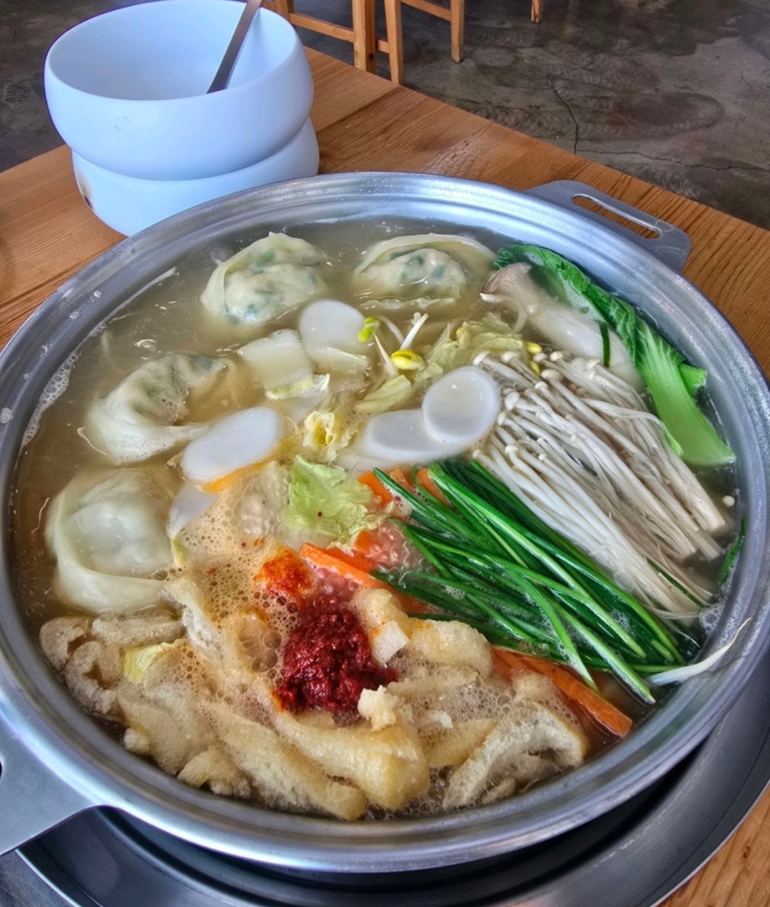 안골식당 매장 방문 후 남겨주신 고객 리뷰 사진입니다.