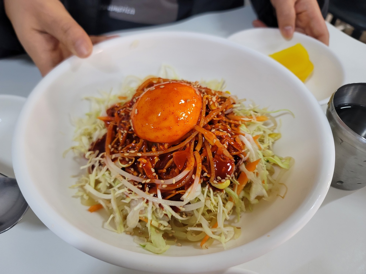 맷돌칼국수 매장 방문 후 남겨주신 고객 리뷰 사진입니다.