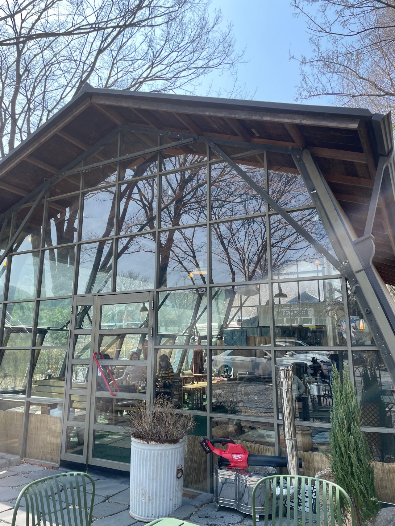 AUTHENTIC 매장 방문 후 남겨주신 고객 리뷰 사진입니다.