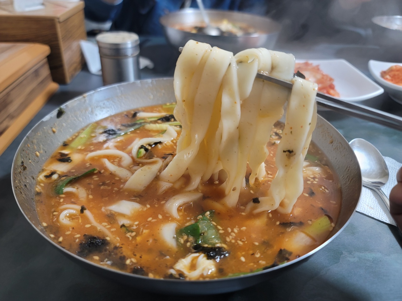 형제칼국수 매장 방문 후 남겨주신 고객 리뷰 사진입니다.